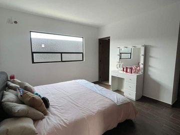 CASA EQUIPADA EN VENTA EN GUANAJUATO, ACCESO POR QUERETARO