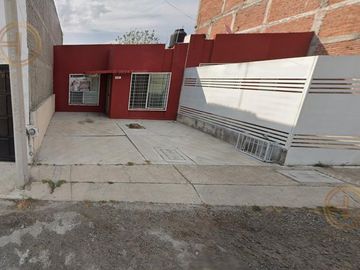Casa en  TARIMBARO, MICHOACAN.