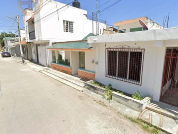 Casa en VENTA EN CHETUMAL, a 5 min DE PLAZA AMARICAS Y ZOOLOGICO PAYO OBISPO