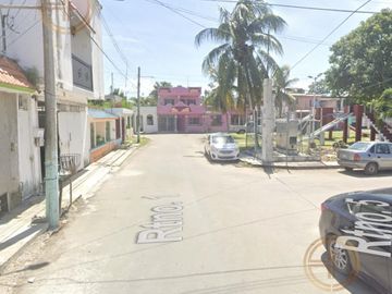 Casa en VENTA EN CHETUMAL, a 5 min DE PLAZA AMARICAS Y ZOOLOGICO PAYO OBISPO