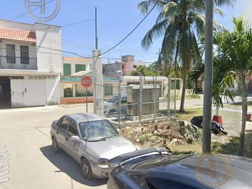 Casa en VENTA EN CHETUMAL, a 5 min DE PLAZA AMARICAS Y ZOOLOGICO PAYO OBISPO
