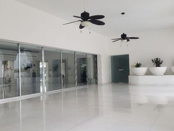 Venta como terreno. Fraccionamiento Gonzalo Guerrero. Ciudad de Mérida