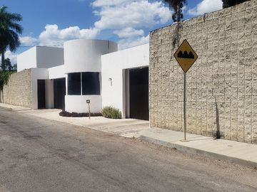 Venta como terreno. Fraccionamiento Gonzalo Guerrero. Ciudad de Mérida