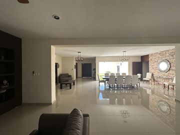 VENTA DE CASA DE UN SOLO PISO. TEMOZON NORTE. MÉRIDA.