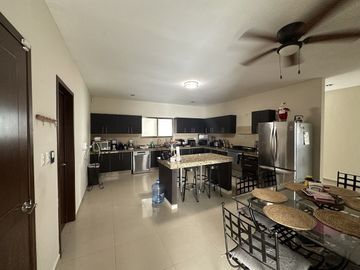 VENTA DE CASA DE UN SOLO PISO. TEMOZON NORTE. MÉRIDA.