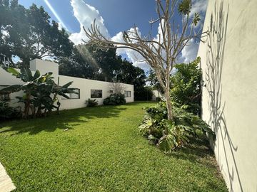 VENTA DE CASA DE UN SOLO PISO. TEMOZON NORTE. MÉRIDA.