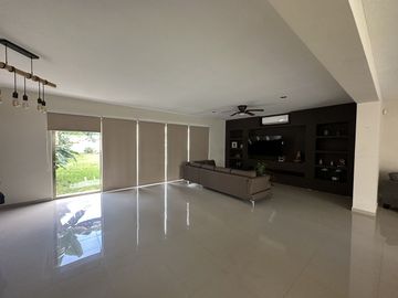 VENTA DE CASA DE UN SOLO PISO. TEMOZON NORTE. MÉRIDA.