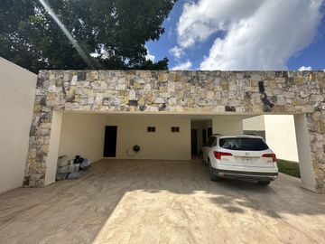 VENTA DE CASA DE UN SOLO PISO. TEMOZON NORTE. MÉRIDA.