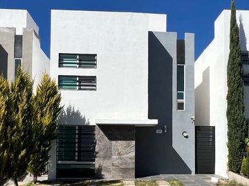 Casa en Venta en Residencial Pontevedra - Paseo de la Lira 37