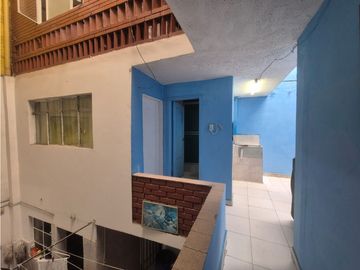 CASA EN VENTA, BARRIO DELICIAS, CERCA A ALKOSTO VENECIA