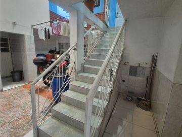 CASA EN VENTA, BARRIO DELICIAS, CERCA A ALKOSTO VENECIA