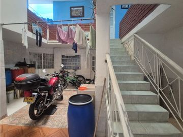 CASA EN VENTA, BARRIO DELICIAS, CERCA A ALKOSTO VENECIA