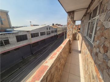 CASA EN VENTA, BARRIO DELICIAS, CERCA A ALKOSTO VENECIA