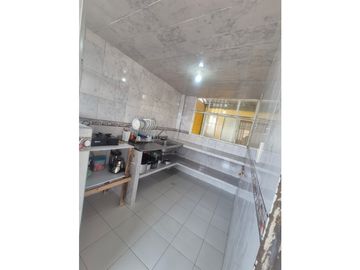 CASA EN VENTA, BARRIO DELICIAS, CERCA A ALKOSTO VENECIA