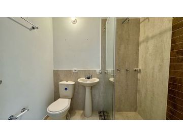 Casa de tres pisos con terraza en venta - Bosque de Versalles Palmira
