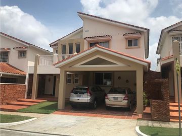 SE VENDE CASA BRISAS HEIGHT BRISAS DEL GOLF