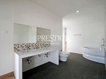 Tropical Village 2 – 3 bed 4 bath in Huay Yai / Phoenix PP11095