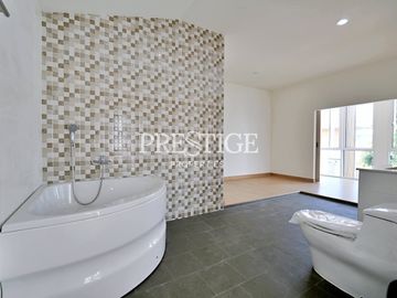 Tropical Village 2 – 3 bed 4 bath in Huay Yai / Phoenix PP11095