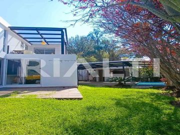 Casa sin adosamiento de venta en Tumbaco Santa Rosa