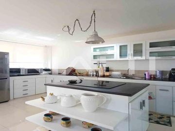 Casa sin adosamiento de venta en Tumbaco Santa Rosa