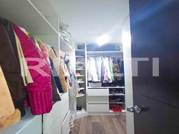 Casa sin adosamiento de venta en Tumbaco Santa Rosa