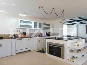 Casa sin adosamiento de venta en Tumbaco Santa Rosa