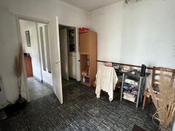 VENTA DE CASA 5 AMBIENTES - CASTELAR NORTE