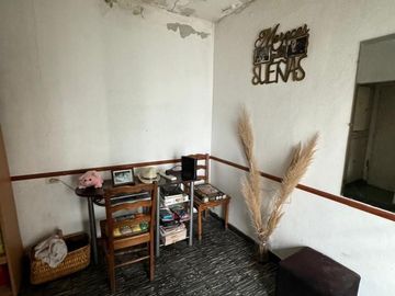 VENTA DE CASA 5 AMBIENTES - CASTELAR NORTE