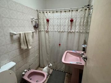 VENTA DE CASA 5 AMBIENTES - CASTELAR NORTE