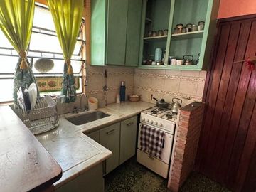 VENTA DE CASA 5 AMBIENTES - CASTELAR NORTE