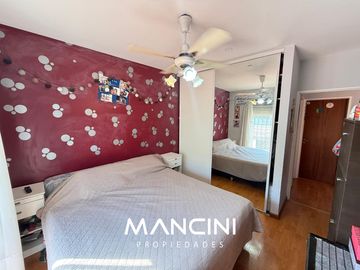 Departamento en venta de 3 ambientes con amplio patio - Villa Ballester Centro