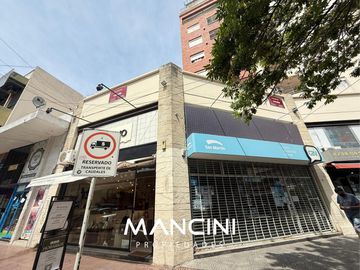 Departamento en venta de 3 ambientes con amplio patio - Villa Ballester Centro