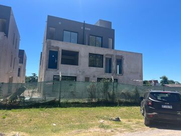 Departamento en Complejo LOS MALVONES, a estrenar