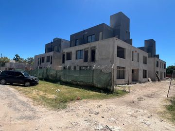Departamento en Complejo LOS MALVONES, a estrenar