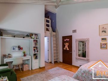 PRIVADA EXCLUSIVA DE 5 CASAS , EN BOSQUES DE LAS LOMAS CON CANCHA DE TENIS