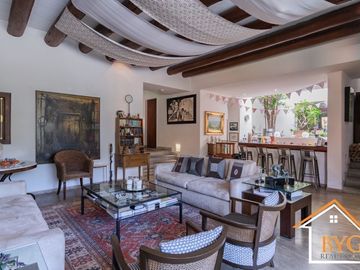 PRIVADA EXCLUSIVA DE 5 CASAS , EN BOSQUES DE LAS LOMAS CON CANCHA DE TENIS