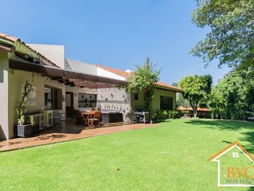 PRIVADA EXCLUSIVA DE 5 CASAS , EN BOSQUES DE LAS LOMAS CON CANCHA DE TENIS