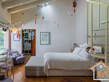 PRIVADA EXCLUSIVA DE 5 CASAS , EN BOSQUES DE LAS LOMAS CON CANCHA DE TENIS
