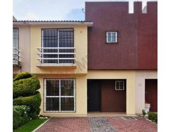 CASA EN VENTA EN FRACCIONAMIENTO 