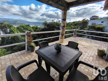 Venta de casa en el mirador de Laguna de Catemaco