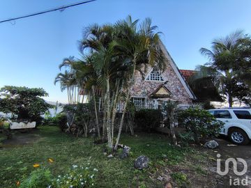 Venta de casa en el mirador de Laguna de Catemaco