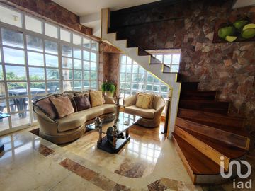 Venta de casa en el mirador de Laguna de Catemaco