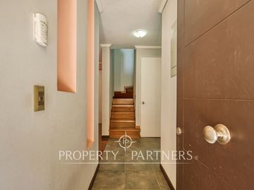 HERMOSA CASA EN VENTA, A PASOS DEL METRO QUILIN, CONDOMINIO EN PEÑALOLEN