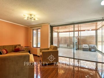 HERMOSA CASA EN VENTA, A PASOS DEL METRO QUILIN, CONDOMINIO EN PEÑALOLEN