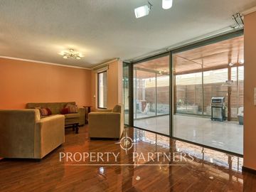 HERMOSA CASA EN VENTA, A PASOS DEL METRO QUILIN, CONDOMINIO EN PEÑALOLEN