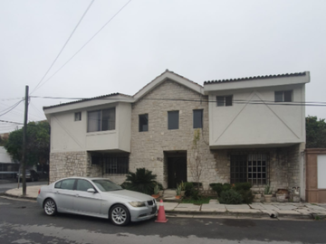 CASA EN VENTA EN COL. DEL VALLE, SAN PEDRO GARZA GARCÍA