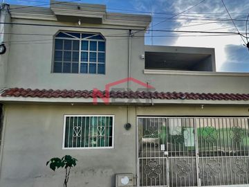 VENTA DE CASA AL SUR