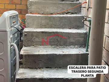 VENTA DE CASA AL SUR