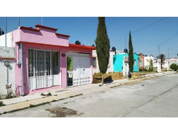 Se vende casa con 3 recamaras en Fracc. Xochihuacan, Hidalgo