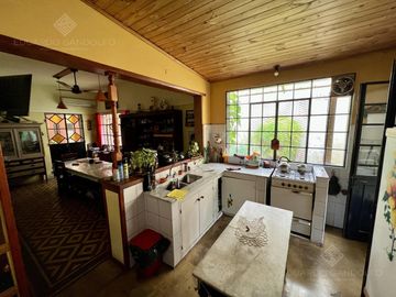 Casa de corte antiguo en excelente estado - Venta Directa - Apto Crédito!!